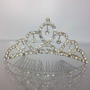 Tiara hair accessory